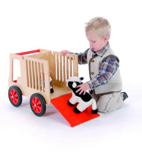 Holzauto-Tiertransporter