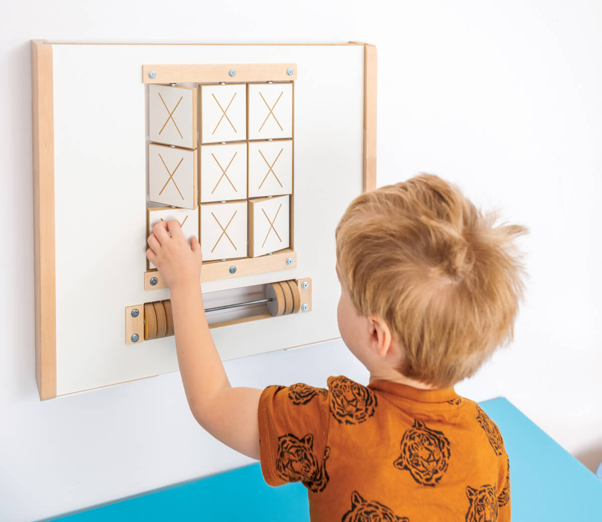 Wandspiel "Tic-Tac-Toe"