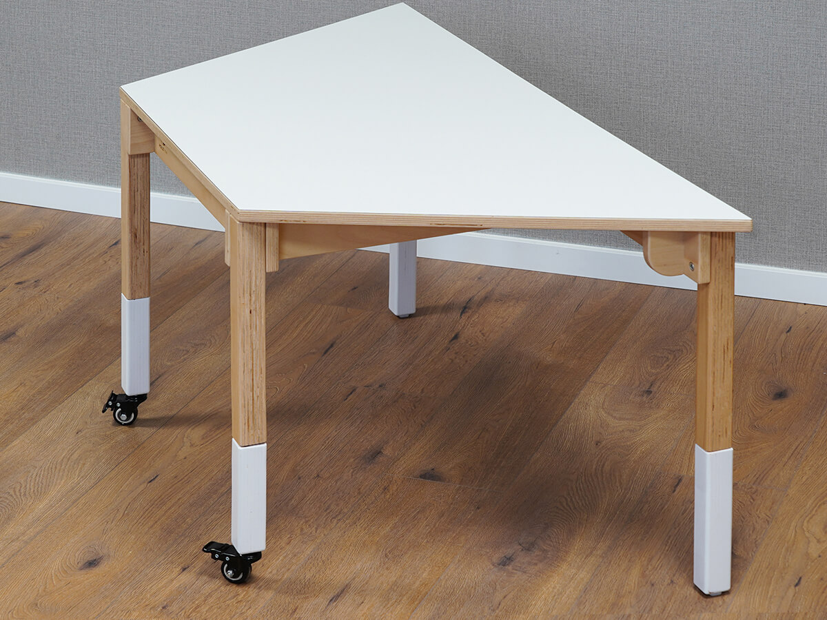 trapez-tisch-kindergarten-seitlich (1)