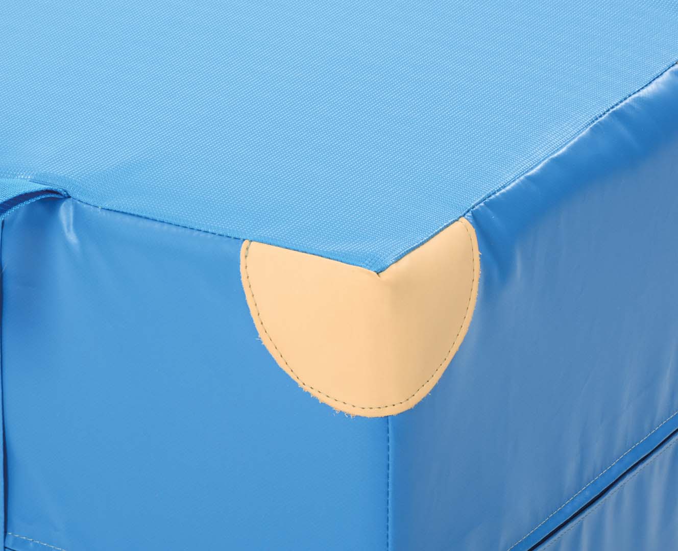 Quadratische-Sitzfläche-im-Weichboden-Design