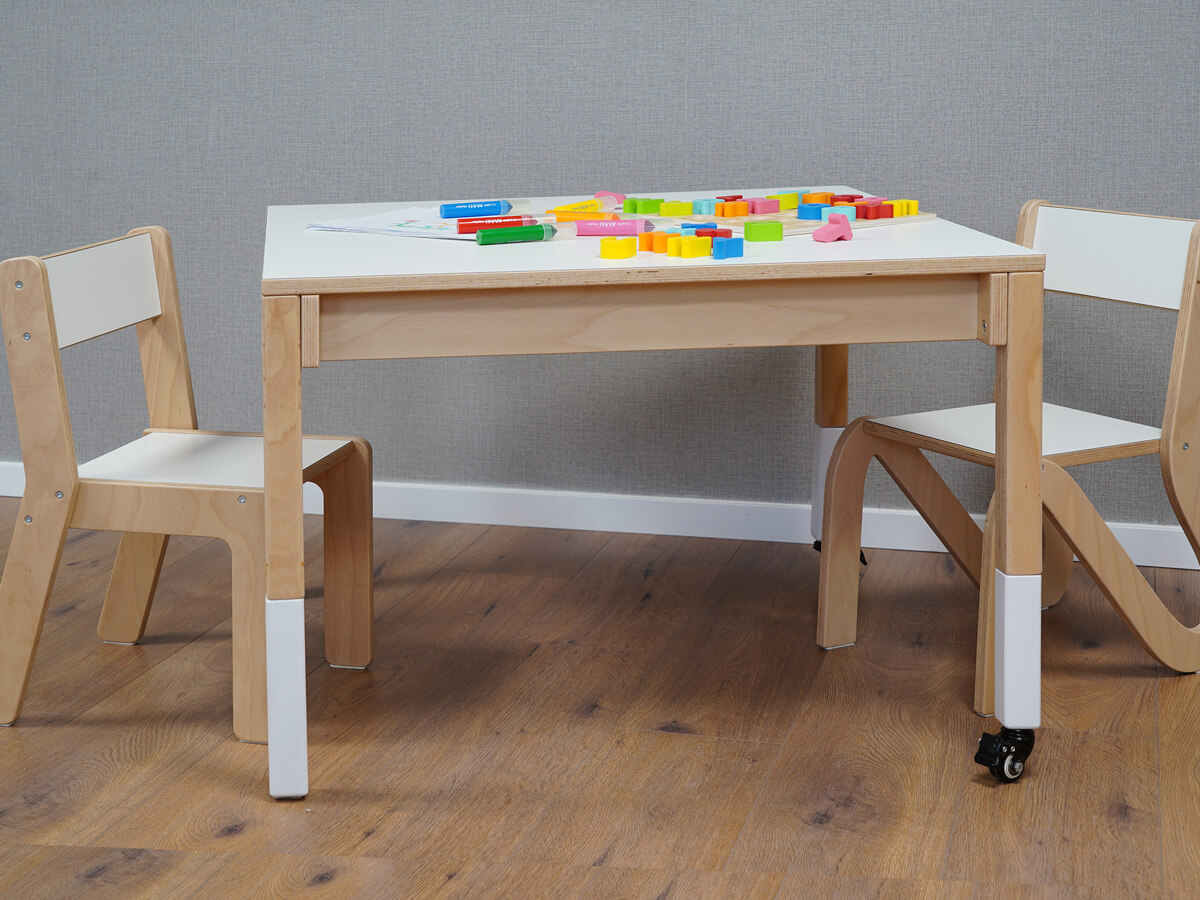 rolltisch-quadratisch-holzfink