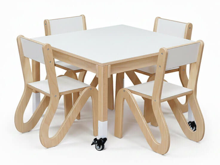 hannah-mit-quadrat-tisch-rollen-möbel