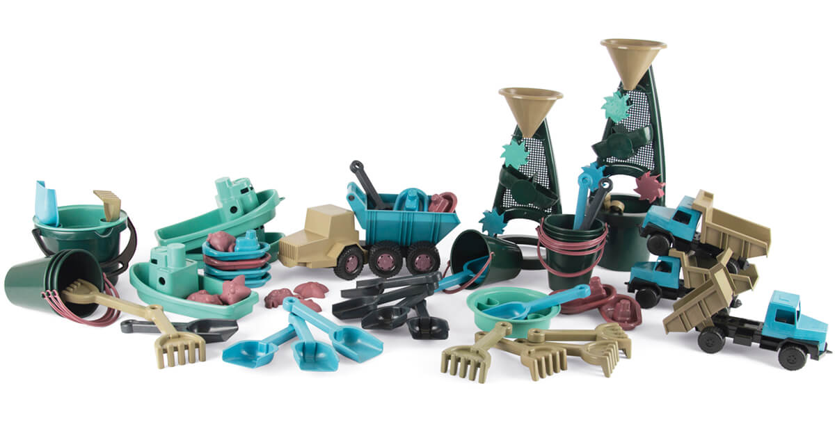 Sandspielset aus recycelten Netzen und Seilen