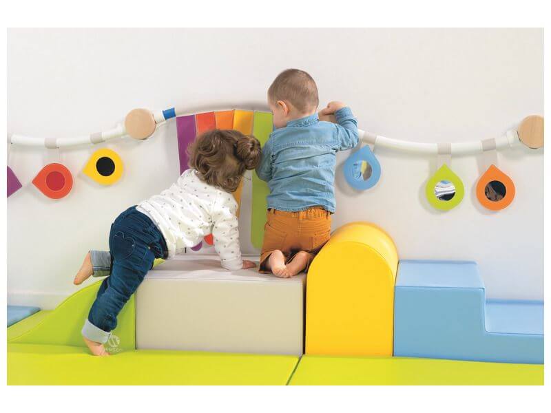 lauflernstange-mit-spielzeug lauflernstange-mit-spielzeug