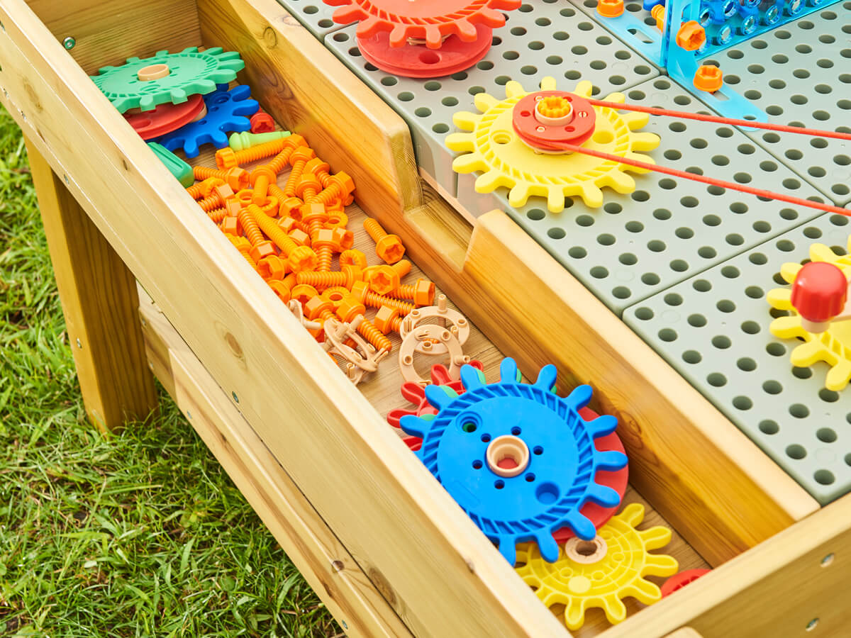 Spieltisch-den-Aussenbereich-haidig