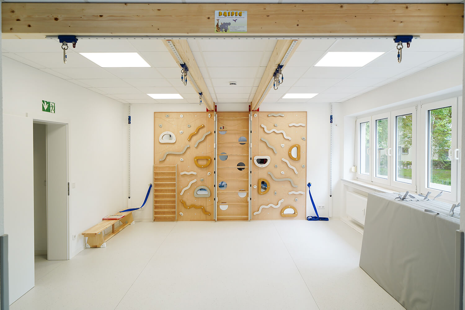 kleine-kindergartenkletterwand