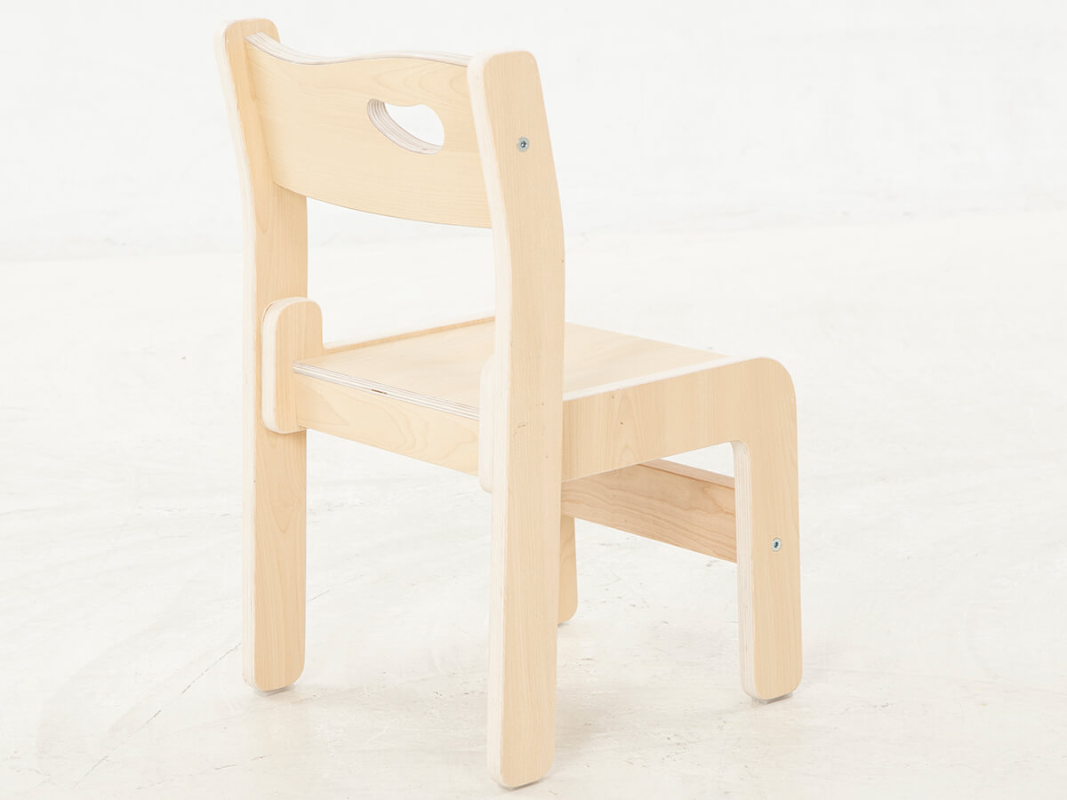 Kindergarten-aus-holz-moebel-stuhl