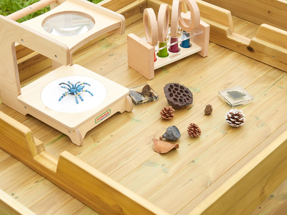 Spieltisch für den Außenbereich