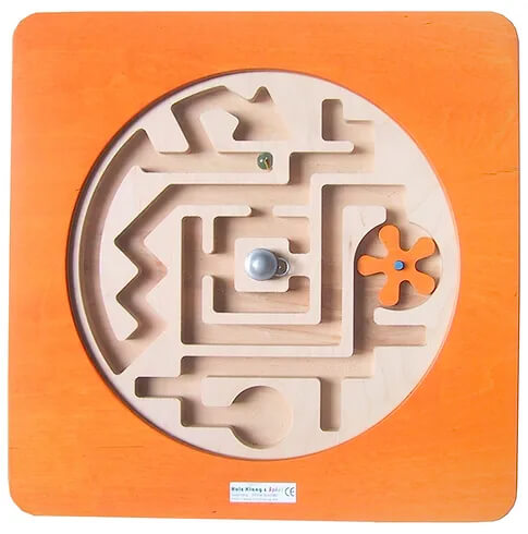 Wandlabyrinth-spiel-kita