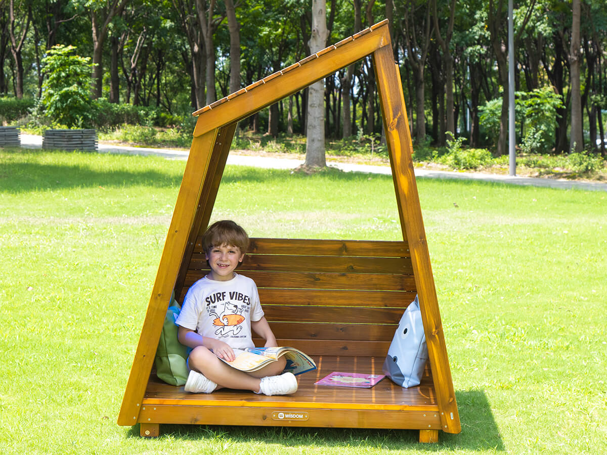 Outdoor-Cabana-spielhaus-mit-bunten-fenstern