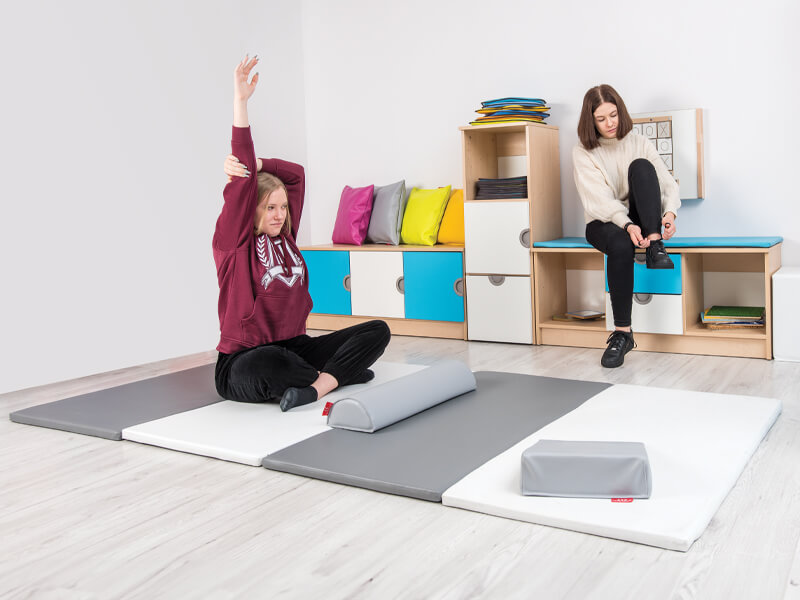 gymnastikmatte-weiss-grau Kindergarten Faltmatten