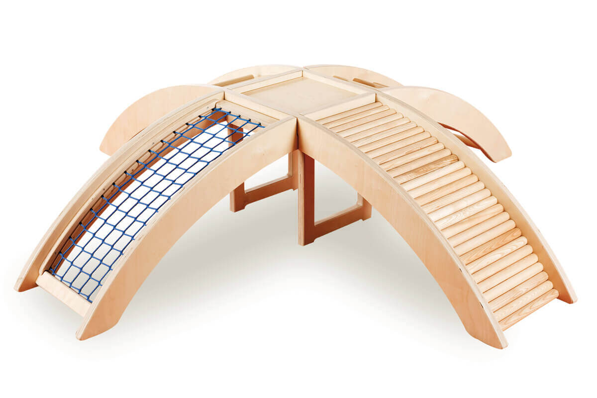 Kletterbrücke-mit-Kletternetzbahn