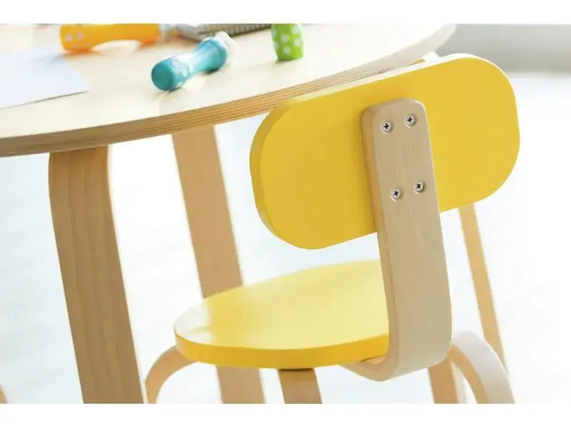 Stapelbarer-Kindergartenstuhl-gelb