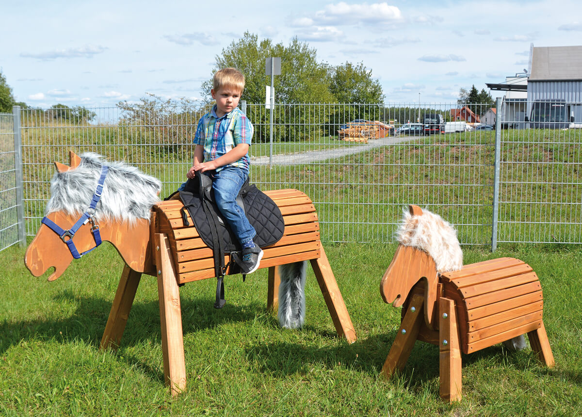 Holzpferd wetterfest | Kindergartenbedarf HAIDIG Online-Shop
